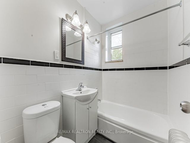 203 - 2895 Bathurst St