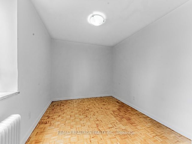 203 - 2895 Bathurst St