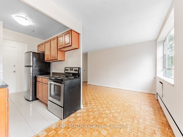 203 - 2895 Bathurst St