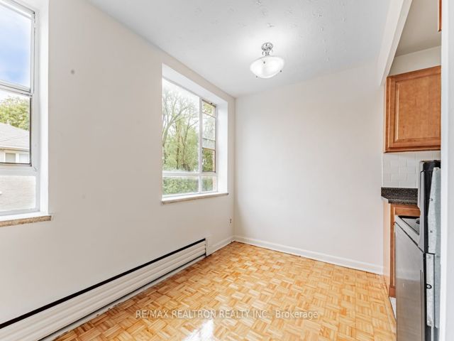 203 - 2895 Bathurst St