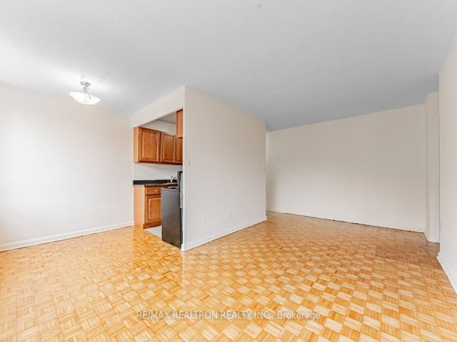 203 - 2895 Bathurst St