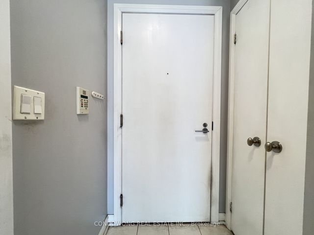 1228 - 111 Elizabeth St