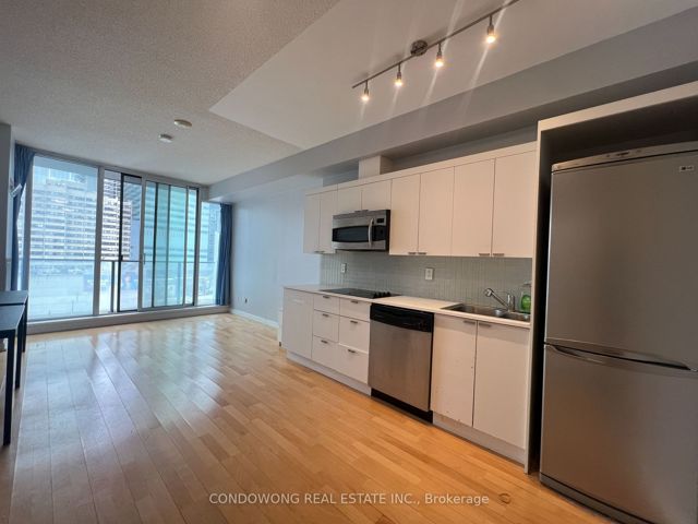 1228 - 111 Elizabeth St