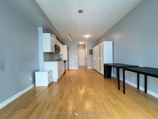 1228 - 111 Elizabeth St