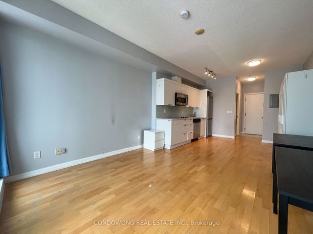 1228 - 111 Elizabeth St