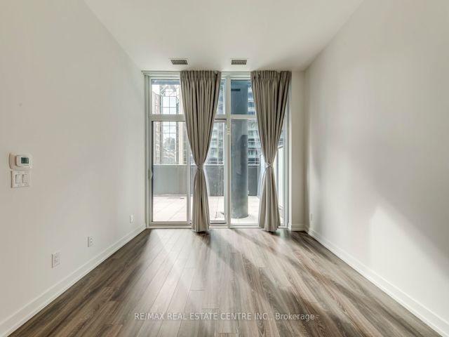406 - 20 Edward St