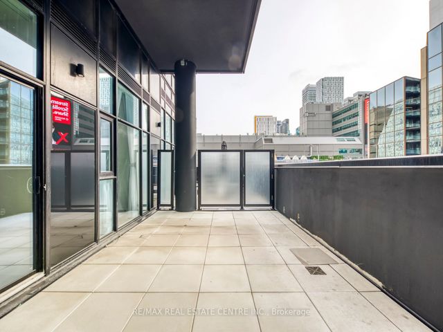 406 - 20 Edward St