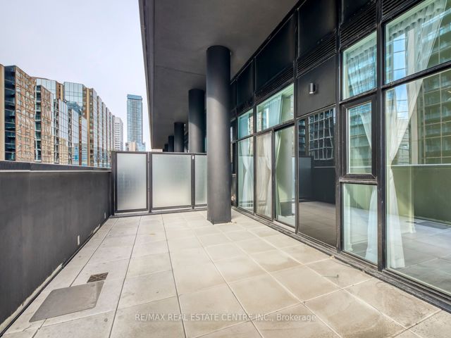 406 - 20 Edward St