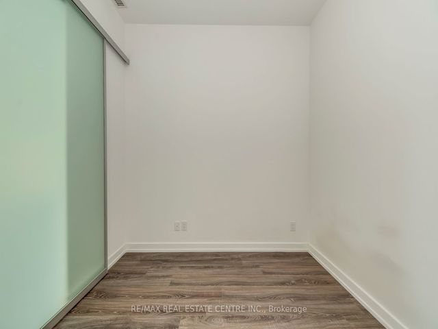 406 - 20 Edward St