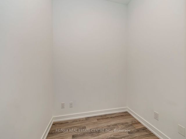 406 - 20 Edward St