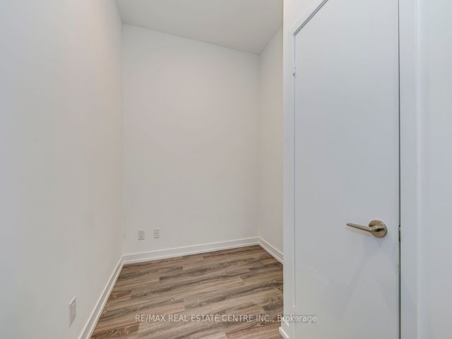 406 - 20 Edward St