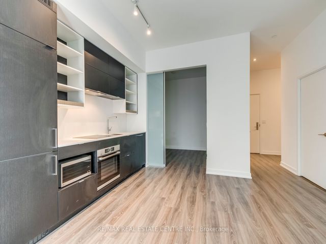 406 - 20 Edward St