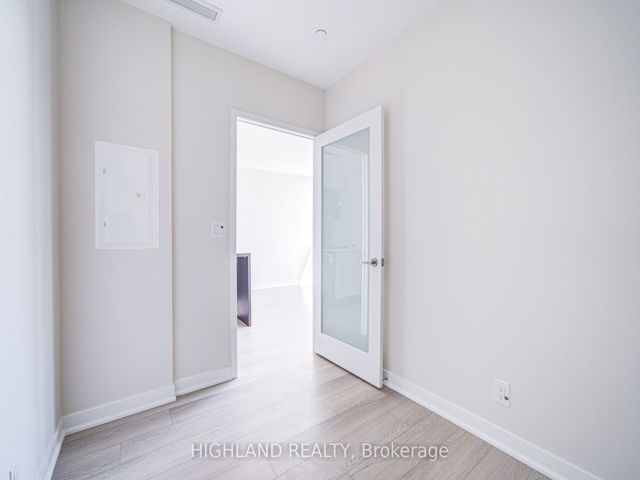 3909 - 100 Harbour St