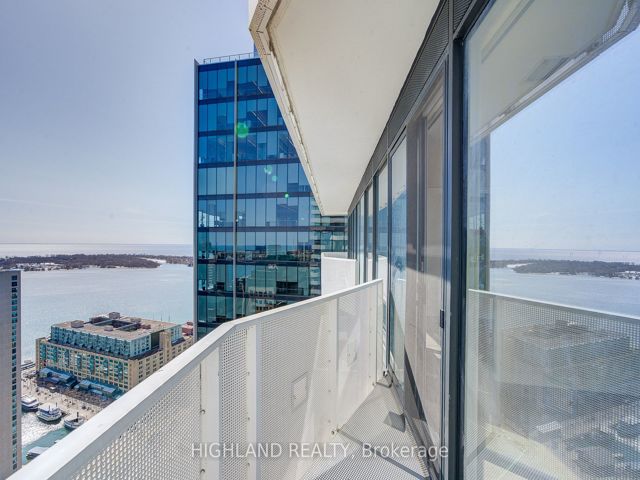 3909 - 100 Harbour St