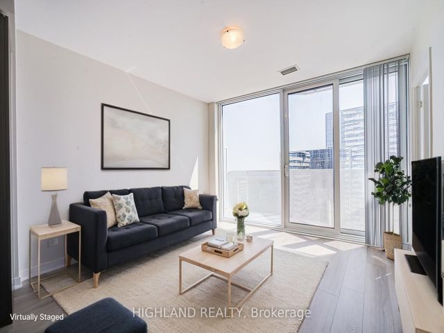 3909 - 100 Harbour St
