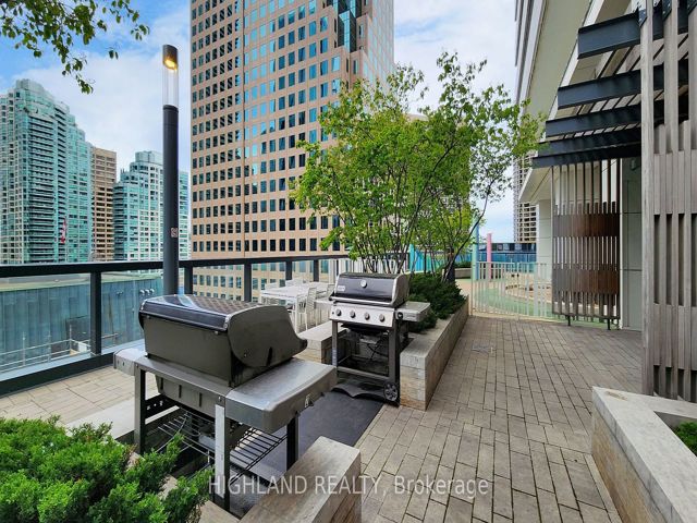 3909 - 100 Harbour St