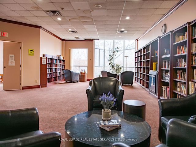 212 - 7 Concorde Pl