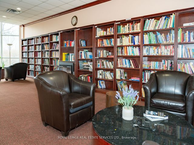 212 - 7 Concorde Pl