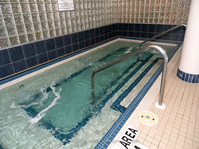 212 - 7 Concorde Pl