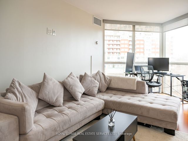 212 - 7 Concorde Pl