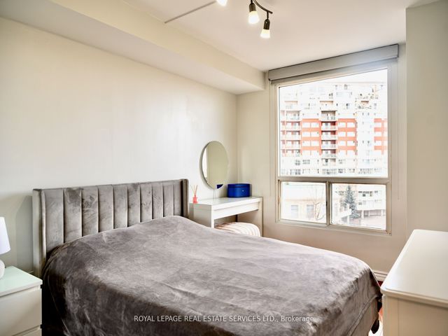 212 - 7 Concorde Pl