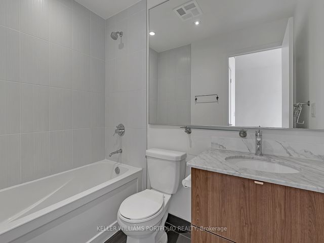 2012 - 170 Fort York Blvd