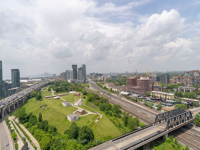 2012 - 170 Fort York Blvd