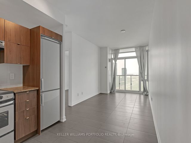 2012 - 170 Fort York Blvd