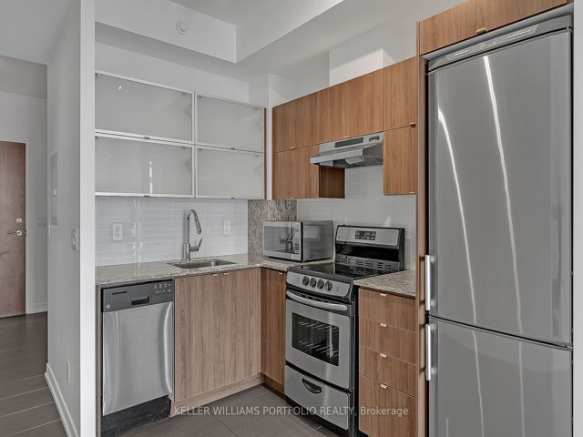 2012 - 170 Fort York Blvd