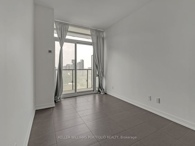 2012 - 170 Fort York Blvd