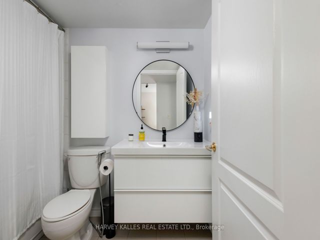 302 - 30 Hayden St