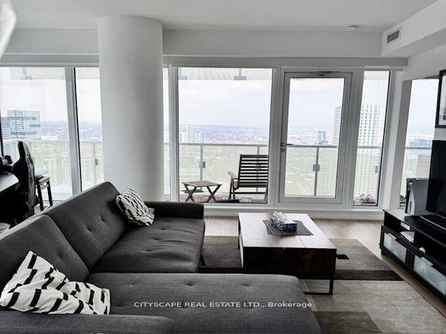 4402 - 197 Yonge St