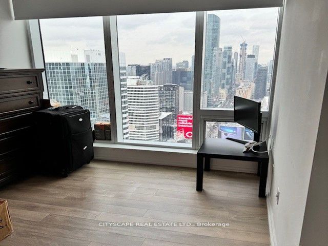 4402 - 197 Yonge St