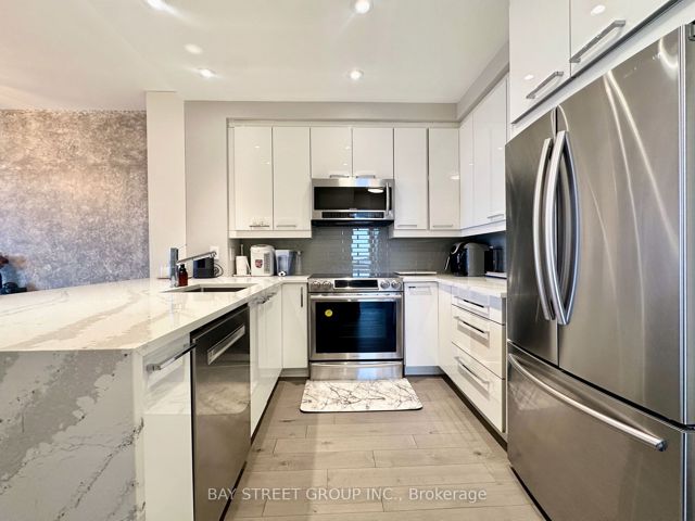 3101 - 25 Carlton St
