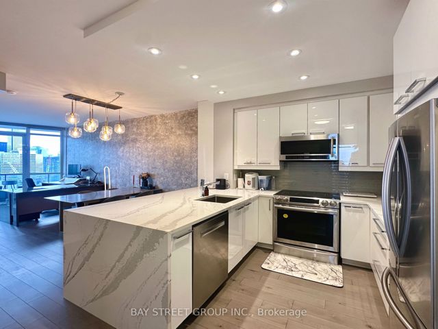 3101 - 25 Carlton St