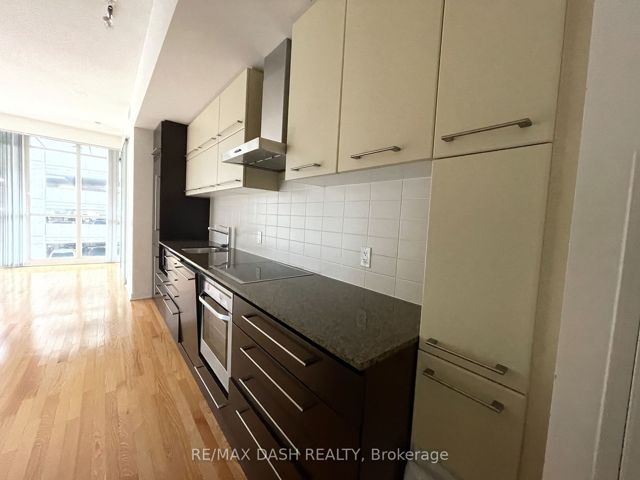 312 - 770 Bay St