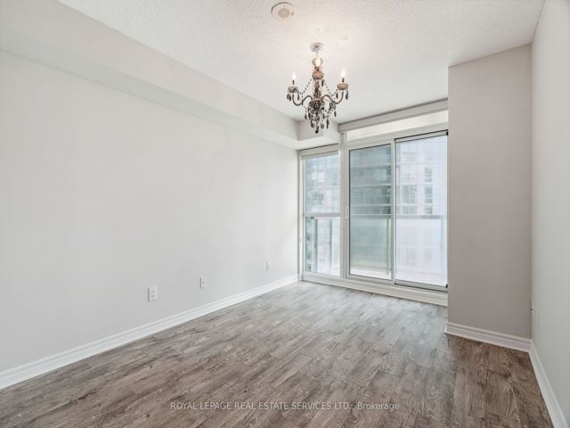 1807 - 25 Lower Simcoe St