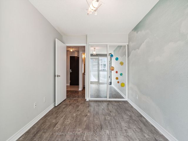 1807 - 25 Lower Simcoe St