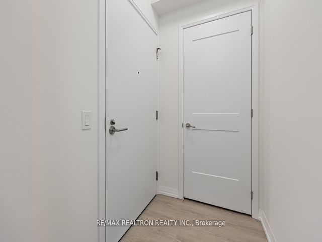 710 - 25 Holly St
