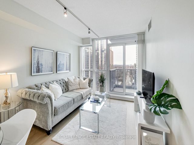 2206 - 4968 Yonge St