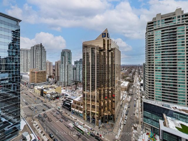 2206 - 4968 Yonge St