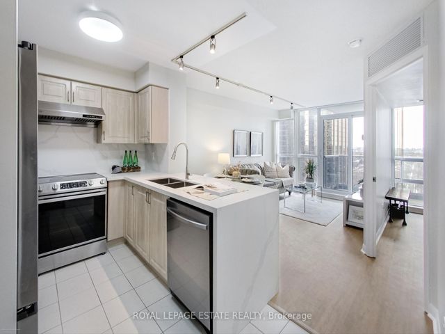 2206 - 4968 Yonge St
