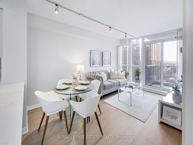 2206 - 4968 Yonge St