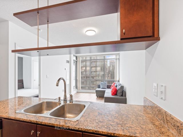 2708 - 5 Mariner Terr