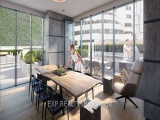 4206 - 327 King St W