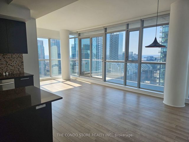 2502 - 375 King St W