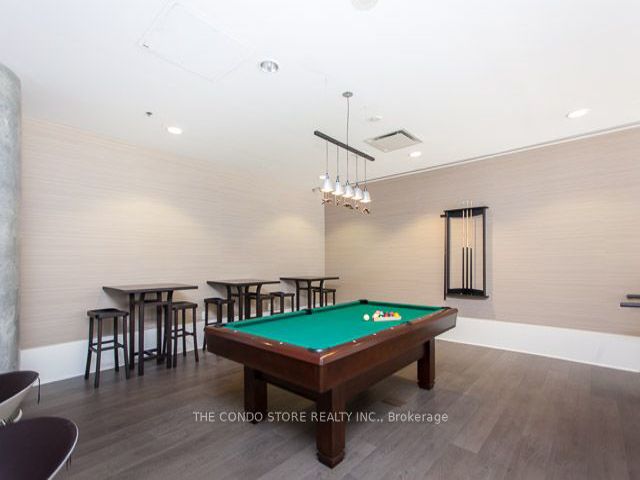 2502 - 375 King St W