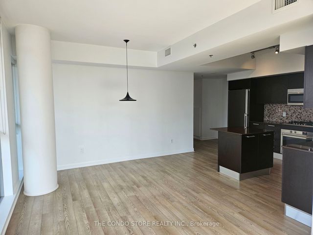2502 - 375 King St W