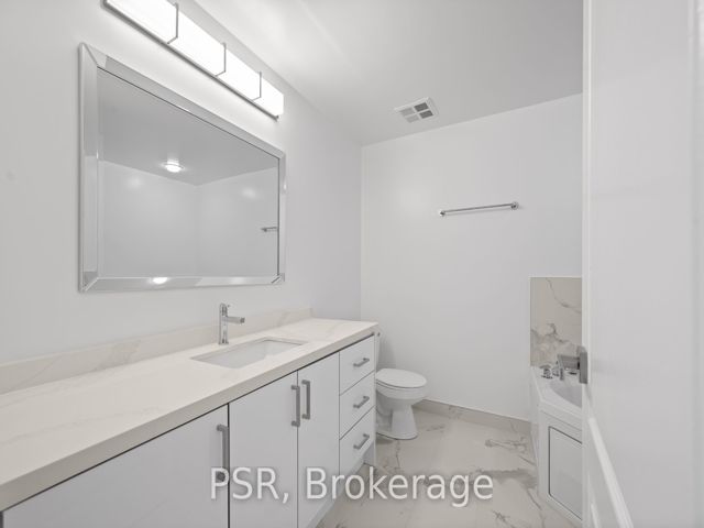 1016 - 50 John St