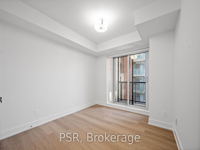 1016 - 50 John St